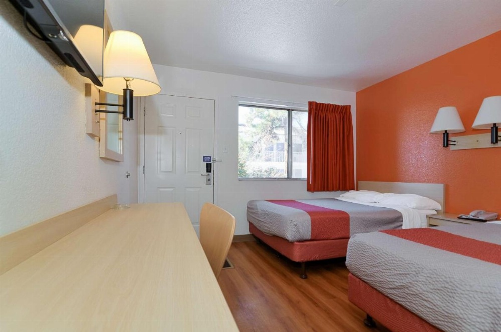 Room image 3